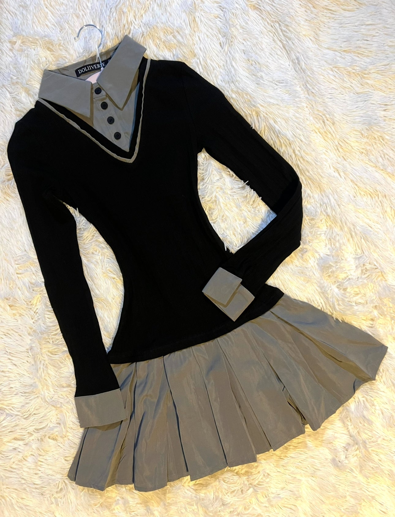 Dolita’s Dress: long-sleeved slate grey